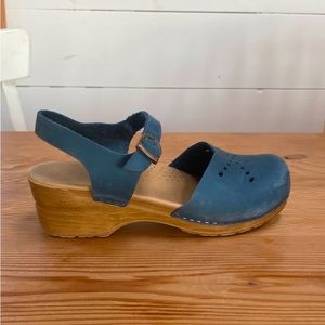 🎊Host Pick!🎊 Sanita Suede Clog Sandals 38